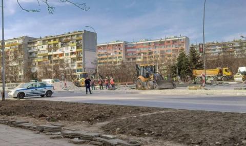 Строители изровиха стар снаряд на булевард във Варна - 1