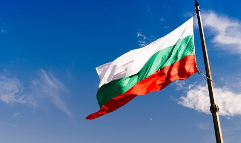 Какво символизират цветовете на българското знаме?  - 1