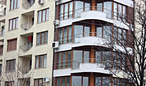 Имаме собствени жилища, но живеем на тясно - 1