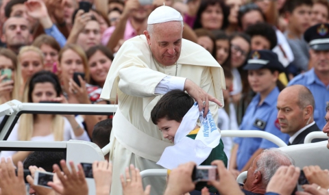 Папата почете мъчениците за вярата в Албания - 1