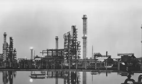 30 декември 1963 г. Откриват Нефтохимическия комбинат край Бургас - 1
