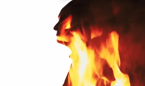 Изгориха за богохулство продавачка, отвърнала шеговито на предложение за брак - 1