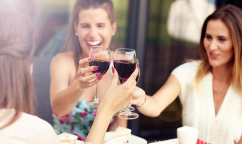 Чаша вино дневно намалява риска от... - 1