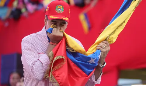 Maduro pledges 'absolute loyalty to Venezuelan people  - 1