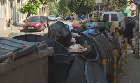 Зловоние: Контейнерите за боклук във Варна преливат - 1