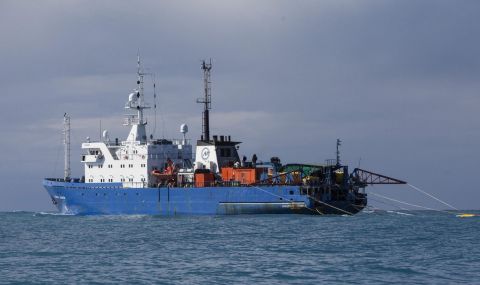 Десетки удавени след потъването на риболовен кораб - 1