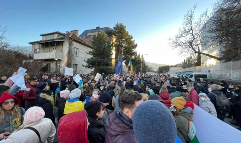 "Ние идваме": Улицата до руското посолство да се преименува на „Героите на Украйна“ - 1