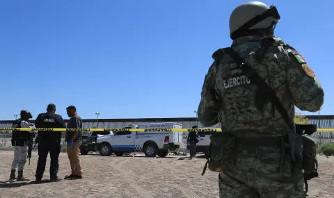 Мексикански служители по сигурността откриха телата на 19 мъже, струпани в задната част на камион - 1