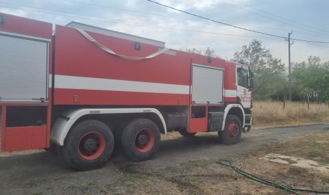 Пожарите в Хасковско: Огънят изпепели къща, гараж и селскостопански постройки в Овчарово - 1