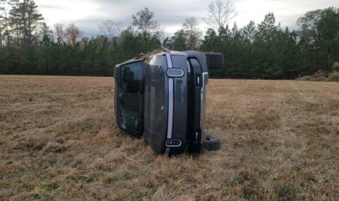 Собственик на Rivian предупреди, че пикапите се обръщат лесно, разбра го по трудния начин - 1