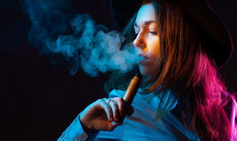 Пушенето на вейп при тийнейджъри води до тревожност и депресия - 1