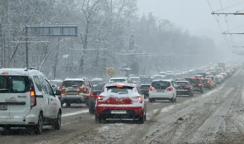 Временно се ограничава движението на всички автомобили по АМ „Хемус“ в посока София - 1