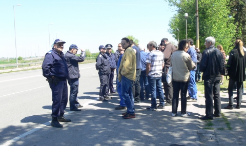 Жители блокират входните артерии на Златарица - 1