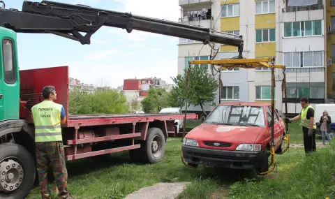 Колко са изоставените и излезли от употреба коли в София? От общината регистрират по 600 на месец