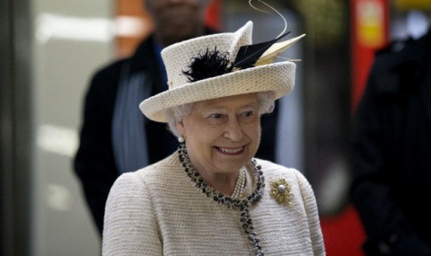 Кралица Елизабет отпадна от списъка на богаташите - 1
