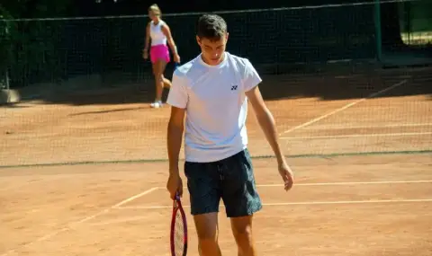 Български тенисист докосва титлата в Турция