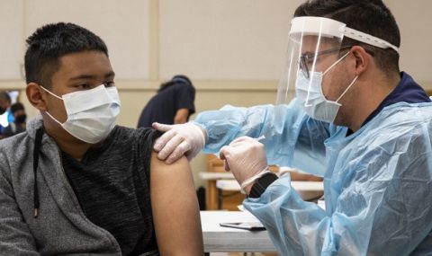 В САЩ ваксинираха срещу COVID-19 900 000 деца, в Русия настояват за задължителна имунизация - 1