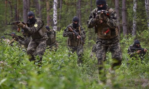 Бивш командир на НАТО призова Украйна да се откаже от окупираните земи - 1