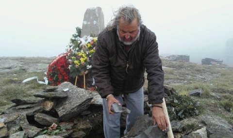 Македония за разрушения български паметник: Поставен е незаконно - 1
