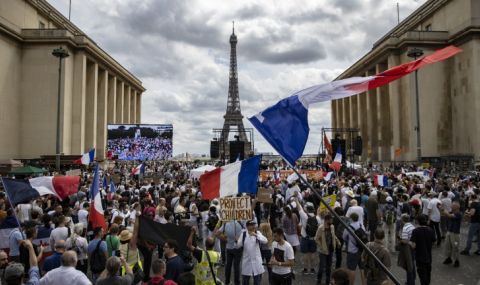 Френските синдикати свикват нов ден за всеобща мобилизация срещу пенсионната реформа - 1
