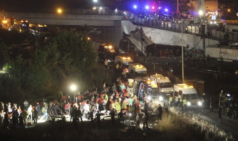 Жестока влакова катастрофа в Испания - Видео - 1