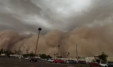 Внимание, хабуб! Голяма прашна буря причини хаос във  Финикс (ВИДЕО) - 1