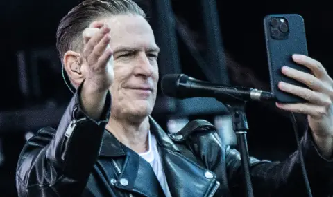 Брайън Адамс навършва 66 г. днес - 1