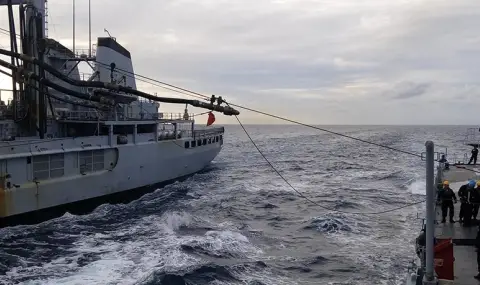 Екипаж на фрегатата „Дръзки“ се включи в операцията по търсене и спасяване на риболовния кораб