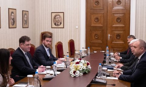 Радев изпаднал в немилост пред САЩ  - 1