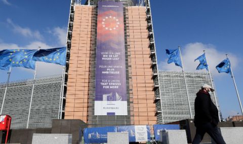 Нови санкции: Изключиха руските банки от международната междубанкова система SWIFT - 1