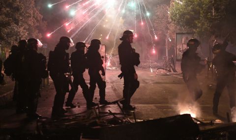 Tрета поредна нощ на безредици във Франция - 1