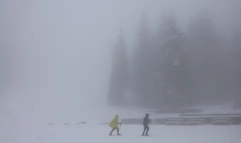 Спасиха двама премръзнали туристи под Черни връх