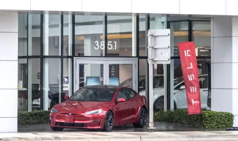 Tesla намалява производството на електромобили в завода си в Шанхай - 1