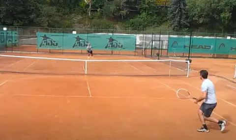 Анас Маздрашки стартира с безпроблемна победа в Испания - 1