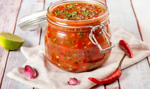 Рецепта на деня: Генералска салата в буркани - 1