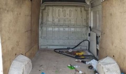 Заловиха микробус с 23-ма афганистанци край Белозем - 1