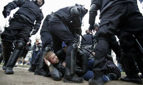 Казашки наемници биели руски протестиращи - 1