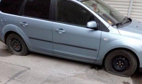 Вандал наряза гумите на 11 автомобила във Варна - 1