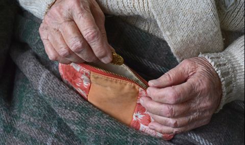 Обрат с пенсионерката с издухана пенсия - 1