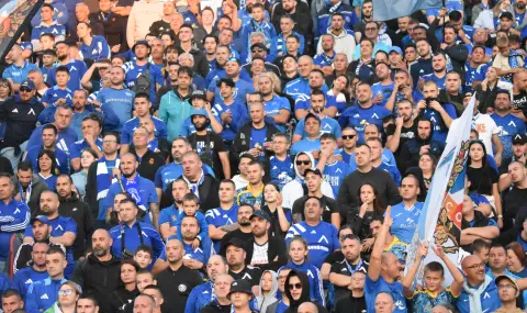 Левски излиза на препълнения стадион "Георги Аспарухов" в първи мач срещу португалския Брага - 1