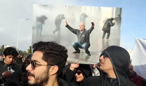 В Тунис осъдиха депутат на осем месеца затвор за критики срещу президента - 1