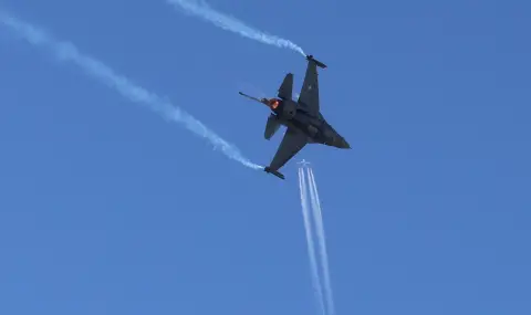 China's J-35A stealth fighter jet makes long-awaited debut at Zhuhai Airshow  - 1