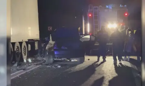 Лекарите се борят за живота на пострадалите след катастрофата край Велико Търново