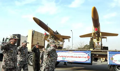 Иран представи дронове, въоръжени с ракети въздух-въздух - 1