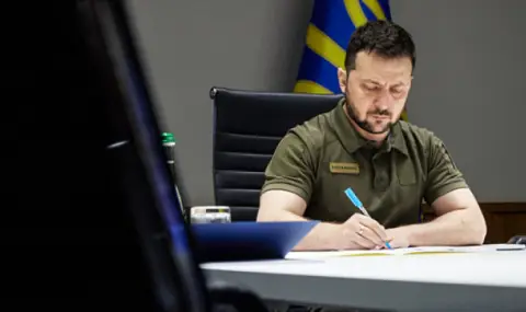 Зеленски изключи Червения площад като мишена в Деня на победата, но ВСУ ще действа "огледално" при руски атаки - 1