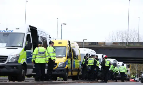 Шестима задържани при напрегнати протести край "Вила Парк" в Бирмингам - 1