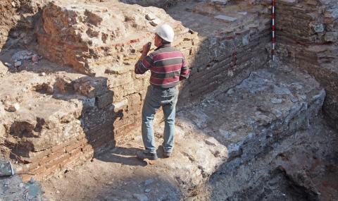 Археолози откриха сензационна находка в центъра на Варна - 1