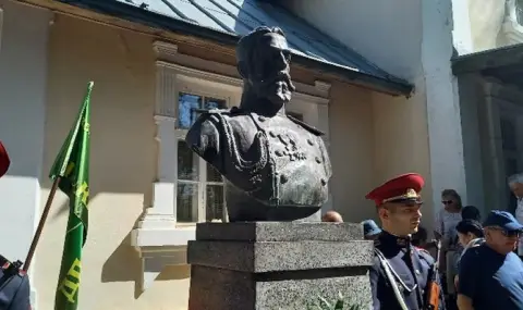 Княз Александър Батенберг вече има паметник в България - 1
