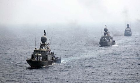 САЩ спасиха търговски кораб в Ормузкия проток, атакуван от Иран - 1