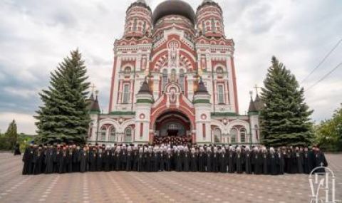Украйна гони свързана с Русия православна църква от киевски манастир - 1